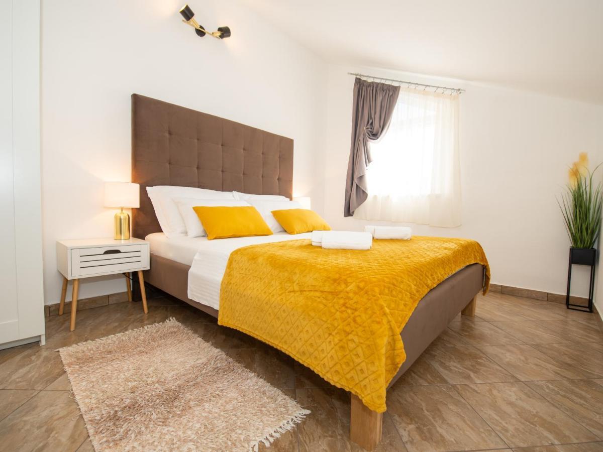 Holiday Home Near Trogir Kastel Stafilic Exterior photo