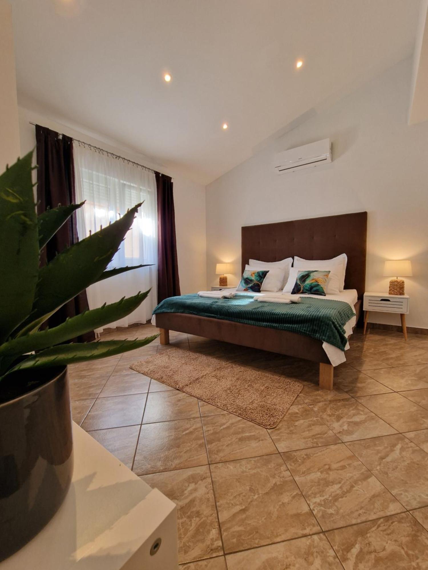 Holiday Home Near Trogir Kastel Stafilic Exterior photo