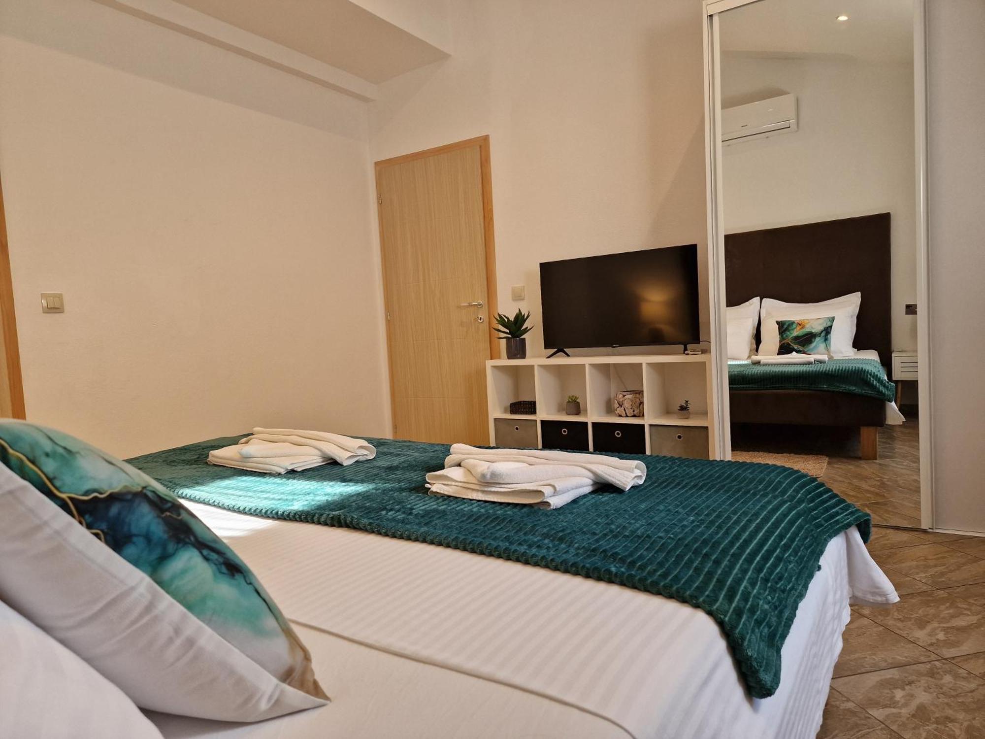 Holiday Home Near Trogir Kastel Stafilic Exterior photo